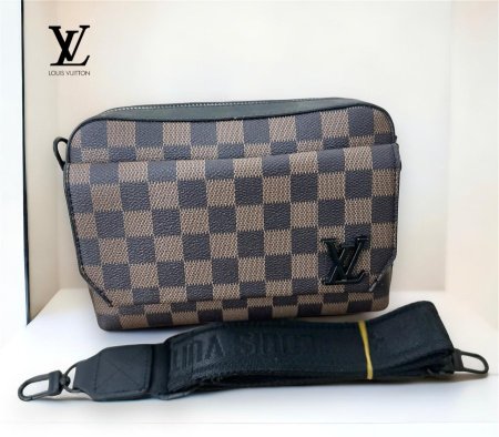 جزدان كتف ماركة Louis Vuitton